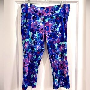 Danskin Now Dri More Athletic Work Out Capri Leggings Floral